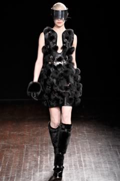 Alexander McQueen Fall 2012: Paris Fashion Week