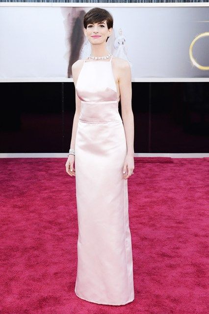 Anne Hathaway oscars photo: Oscars 2013 Red Carpet oscars-2013-anne-hathaway_zpsd48c7a3a.jpg