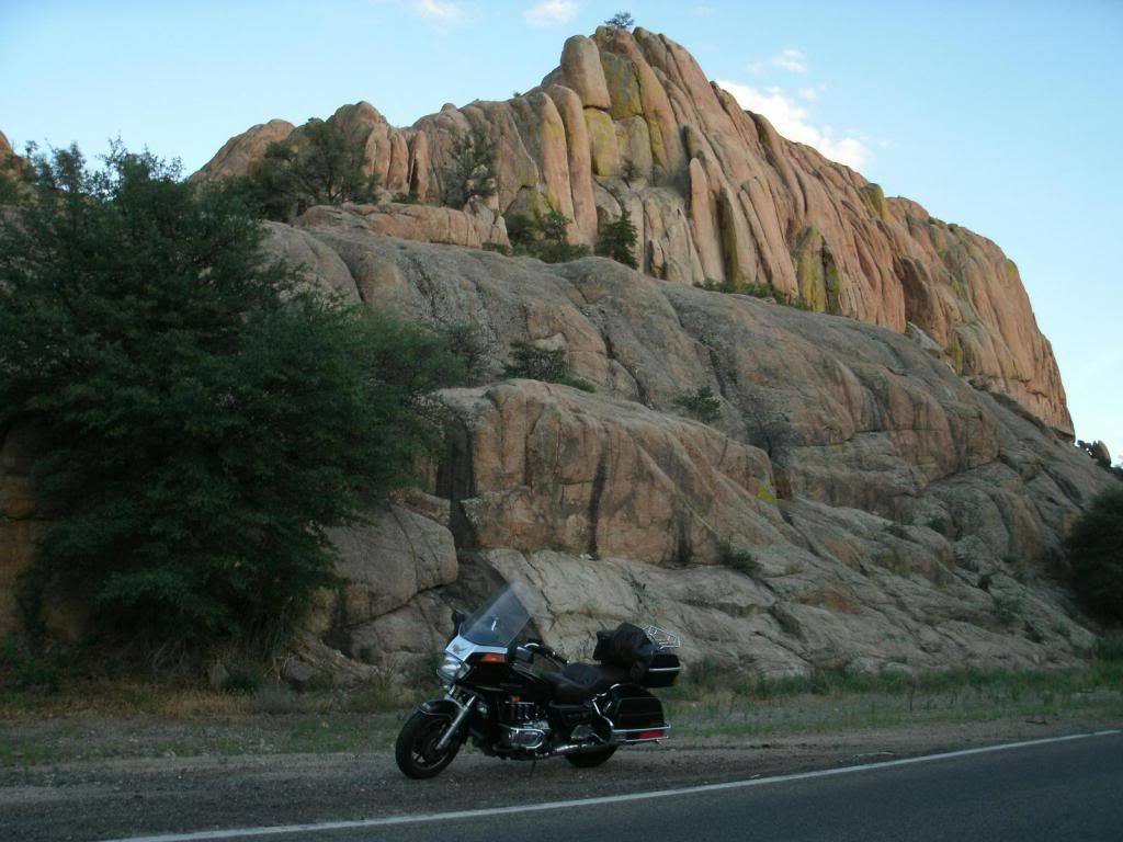 [Image: goldwing_rocks89.jpg]